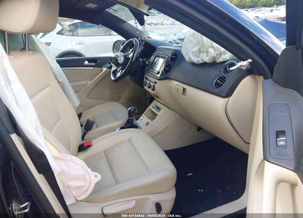 2016 VOLKSWAGEN TIGUAN R-LINE VIN: WVGBV7AX2GW616865