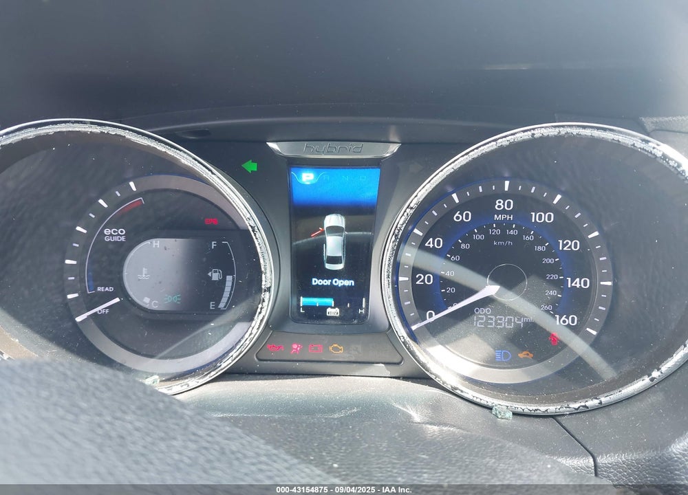 2015 HYUNDAI SONATA HYBRID LIMITED VIN: KMHEC4A42FA119222