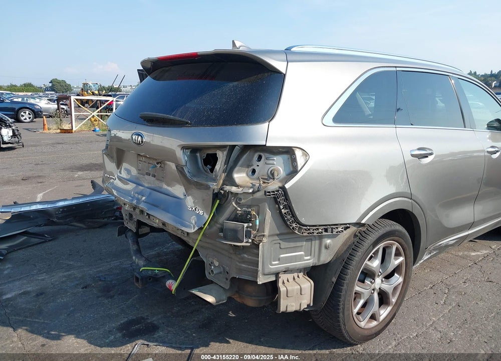 2016 KIA SORENTO 3.3L SX VIN: 5XYPKDA56GG087319