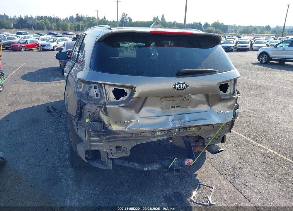 2016 KIA SORENTO 3.3L SX VIN: 5XYPKDA56GG087319