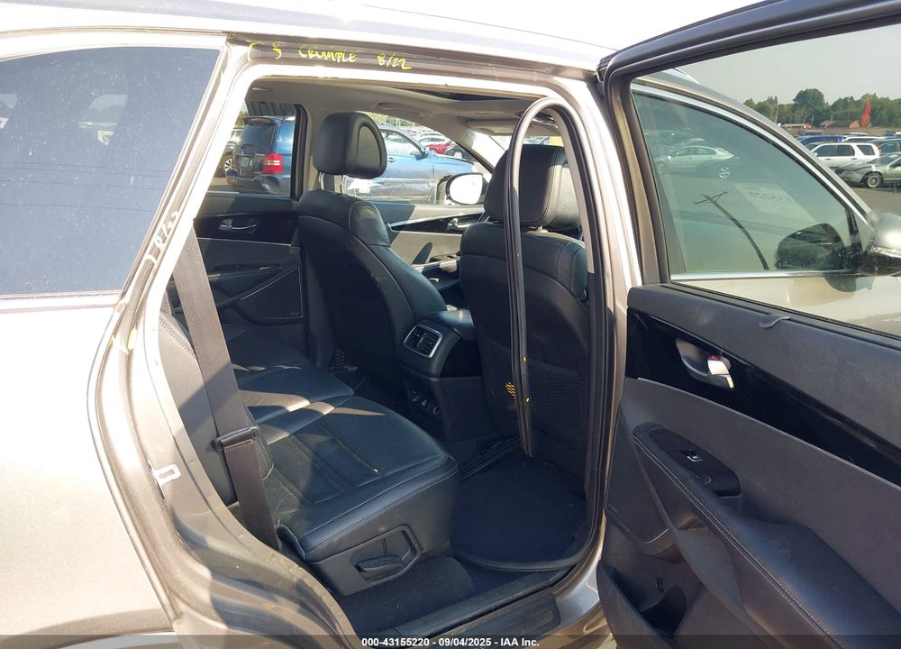 2016 KIA SORENTO 3.3L SX VIN: 5XYPKDA56GG087319