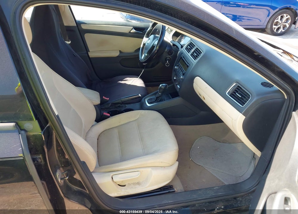 2011 VOLKSWAGEN JETTA VIN: 3VWDX7AJ1BM027461
