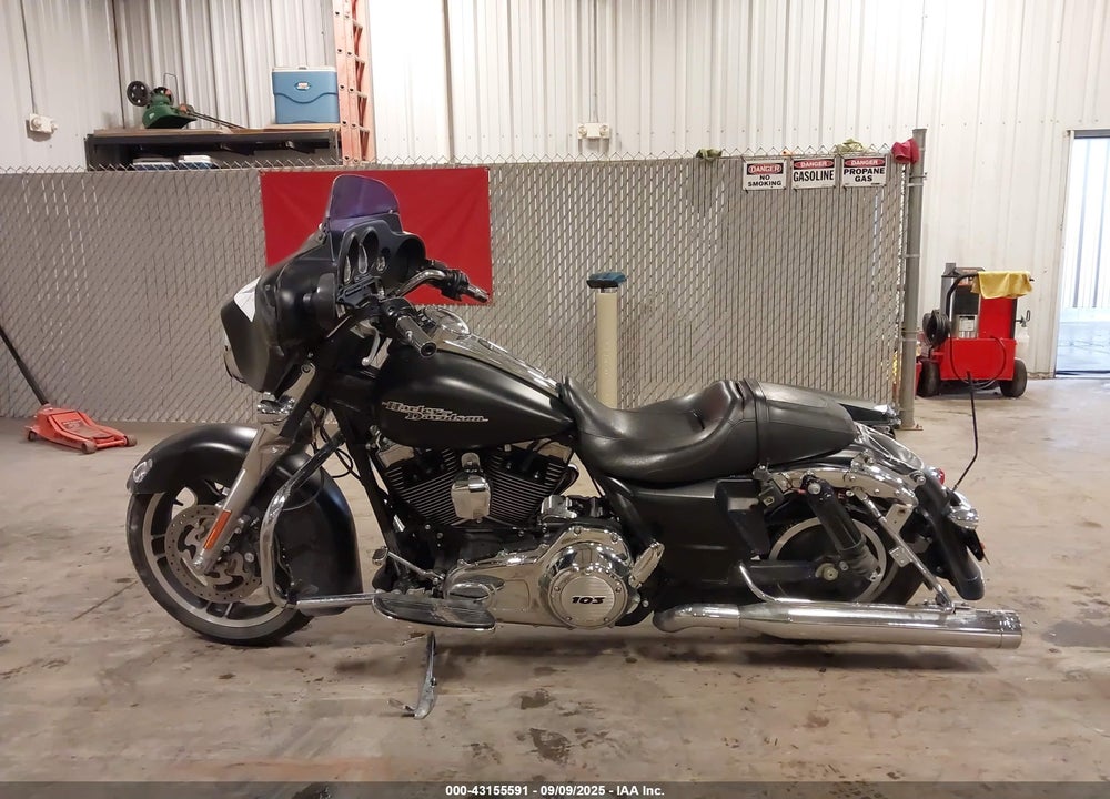 2013 HARLEY-DAVIDSON FLHX STREET GLIDE VIN: 1HD1KBM1XDB627472
