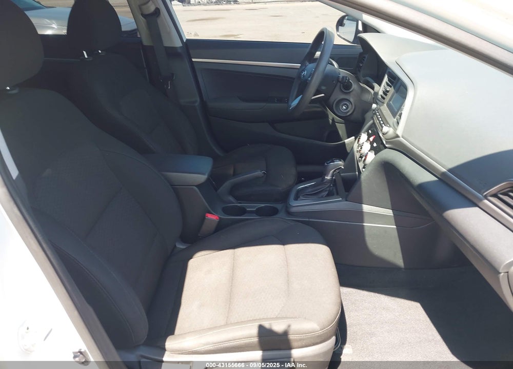 2019 HYUNDAI ELANTRA SE VIN: 5NPD74LF2KH447178