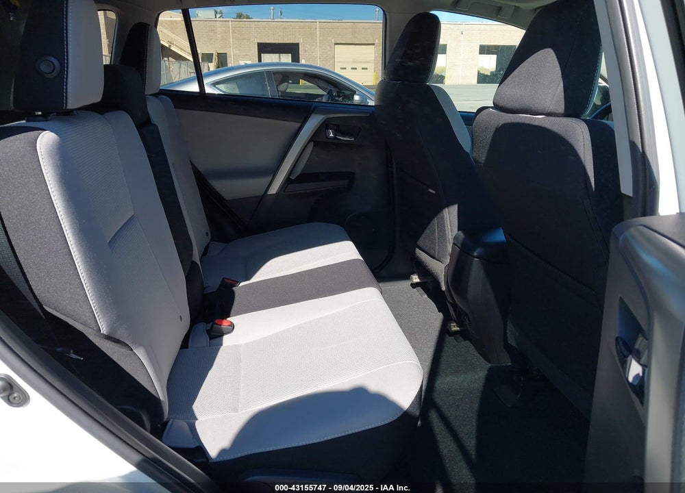 2017 TOYOTA RAV4 XLE VIN: 2T3WFREV9HW384305