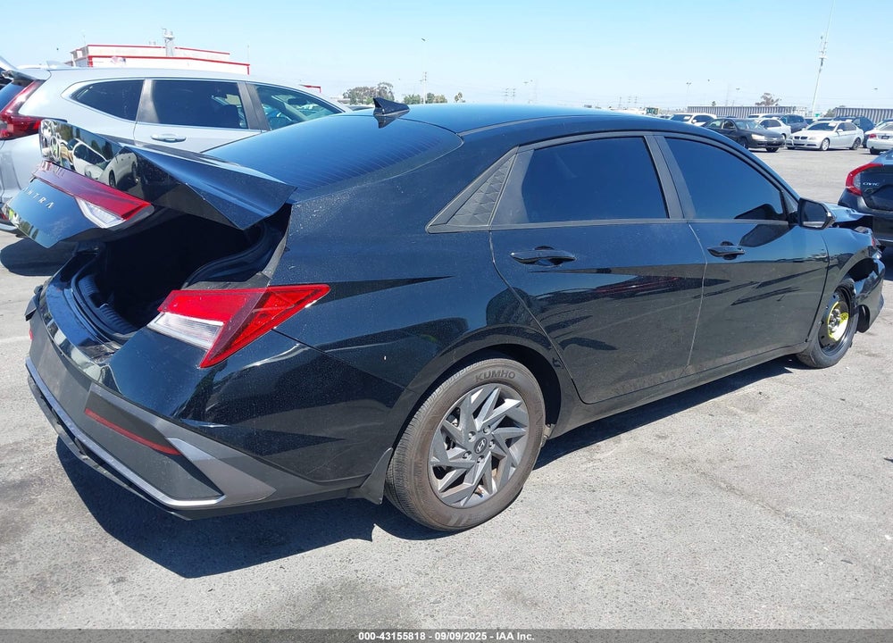 2024 HYUNDAI ELANTRA SEL VIN: KMHLM4DG1RU776705