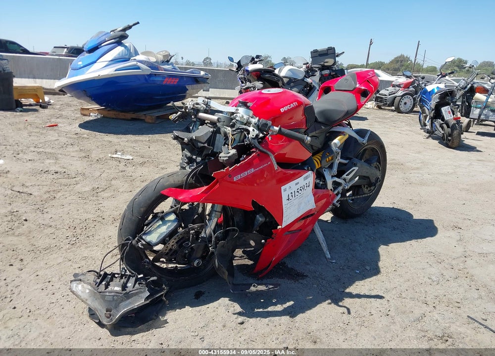 2015 DUCATI SUPERBIKE 899 PANIGALE VIN: ZDM14BUW6FB025117