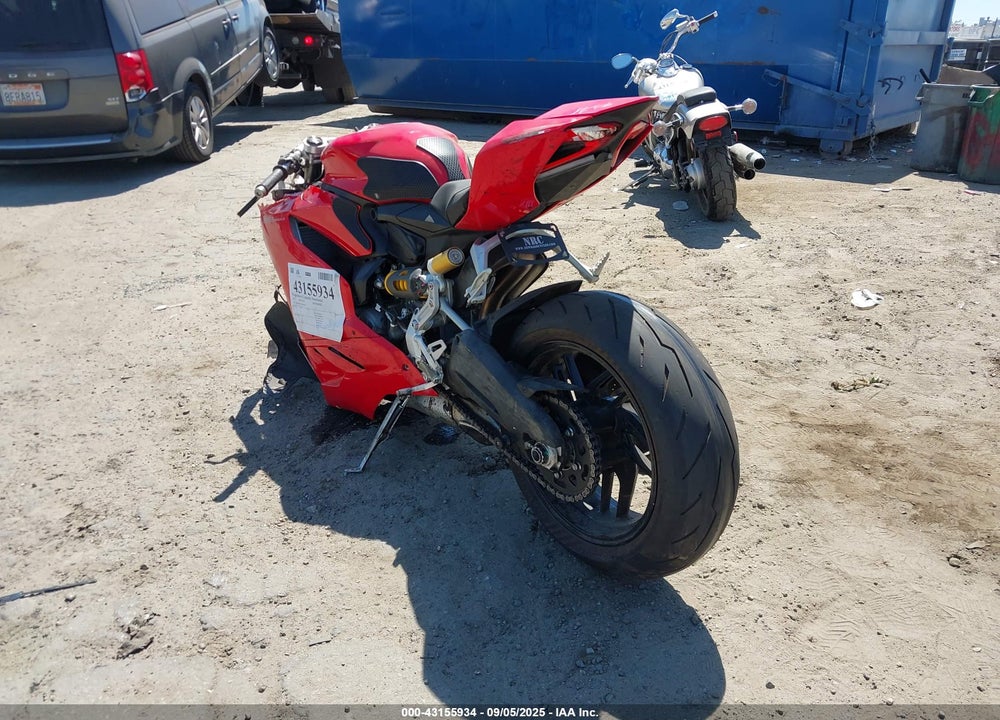 2015 DUCATI SUPERBIKE 899 PANIGALE VIN: ZDM14BUW6FB025117