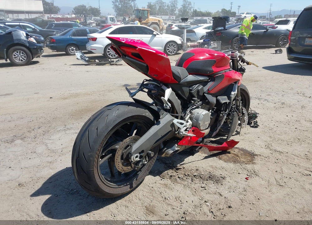 2015 DUCATI SUPERBIKE 899 PANIGALE VIN: ZDM14BUW6FB025117