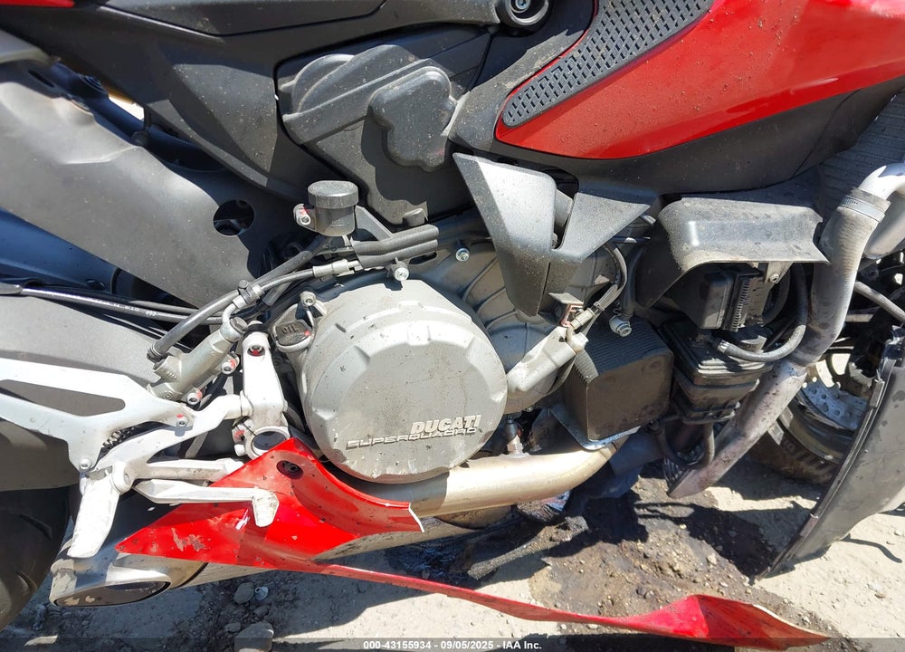 2015 DUCATI SUPERBIKE 899 PANIGALE VIN: ZDM14BUW6FB025117