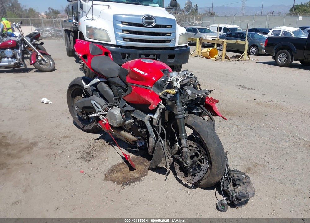 2015 DUCATI SUPERBIKE 899 PANIGALE VIN: ZDM14BUW6FB025117