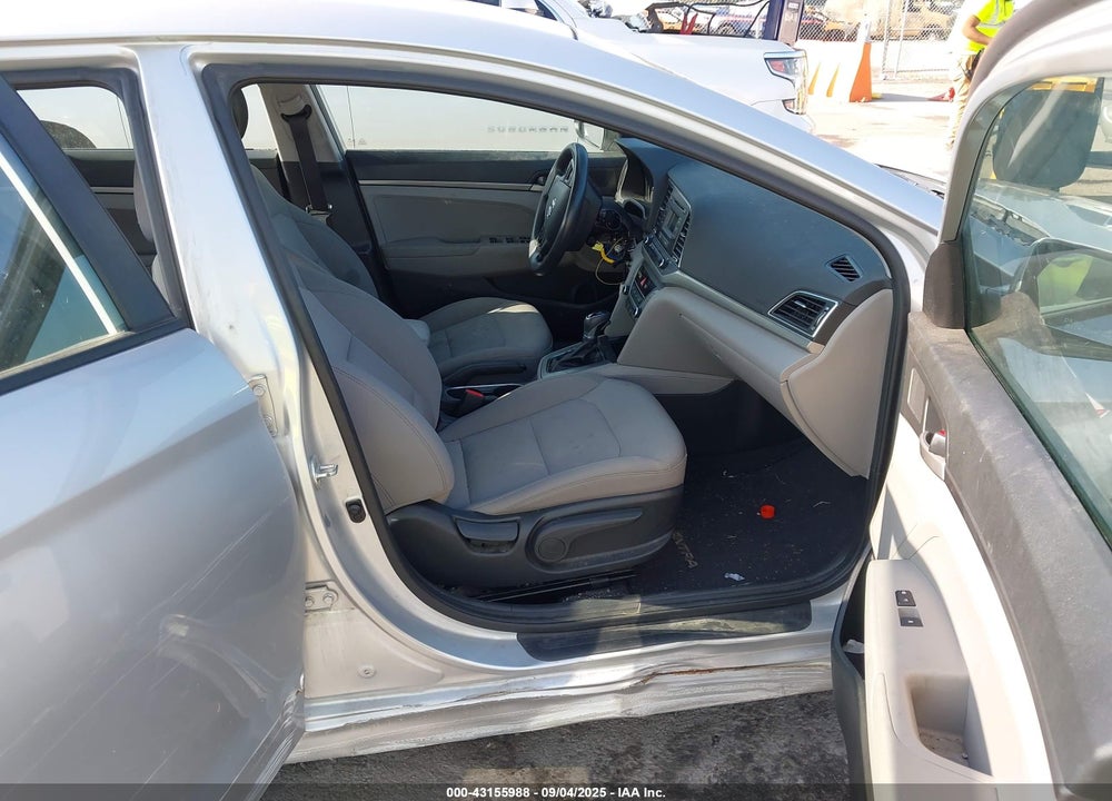 2018 HYUNDAI ELANTRA VIN: 5NPD74LF8JH229678