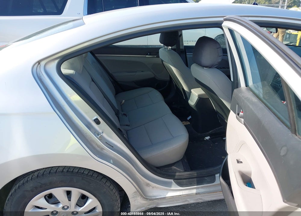2018 HYUNDAI ELANTRA VIN: 5NPD74LF8JH229678