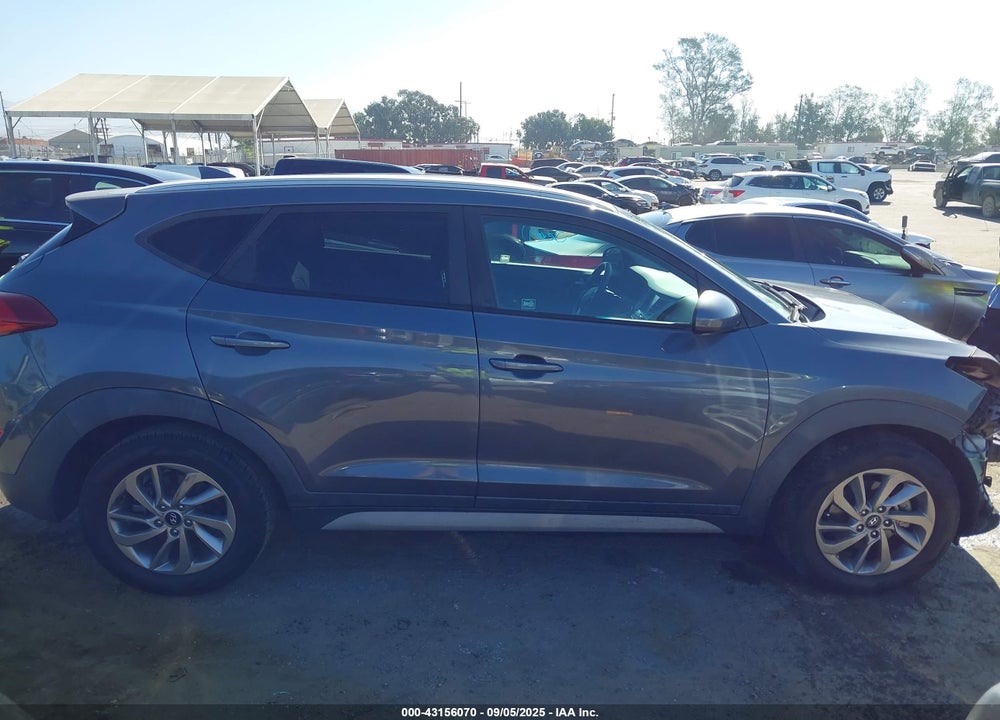 2018 HYUNDAI TUCSON VIN: KM8J33A48JU696742