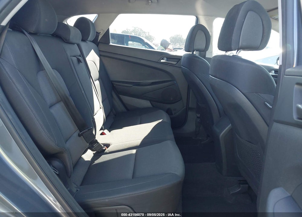 2018 HYUNDAI TUCSON VIN: KM8J33A48JU696742