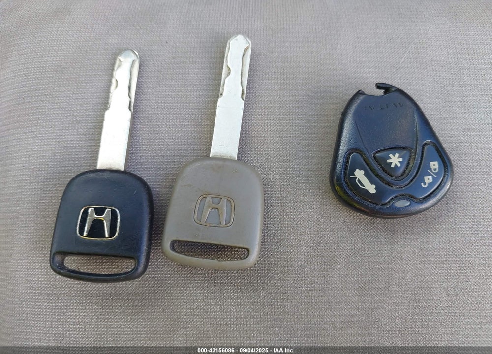 2003 HONDA CIVIC LX VIN: 2HGES16553H587421
