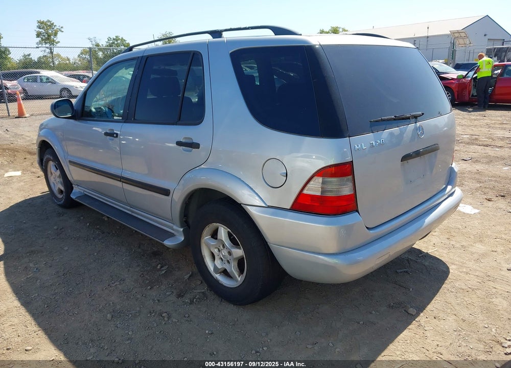 1999 MERCEDES-BENZ ML 320 VIN: 4JGAB54E4XA123477