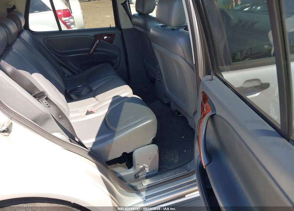 1999 MERCEDES-BENZ ML 320 VIN: 4JGAB54E4XA123477
