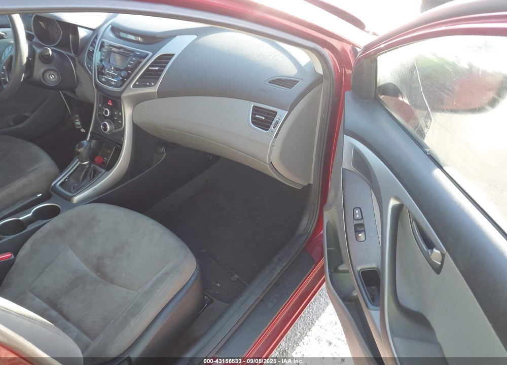 2014 HYUNDAI ELANTRA VIN: 5NPDH4AE0EH540387