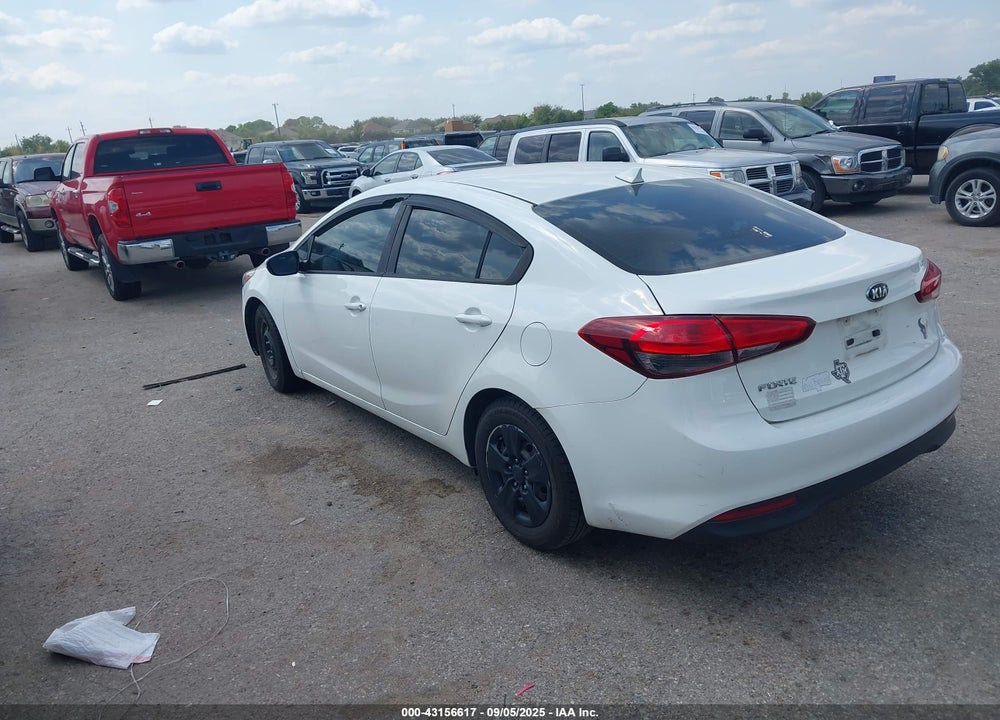 2017 KIA FORTE VIN: 3KPFK4A72HE072196