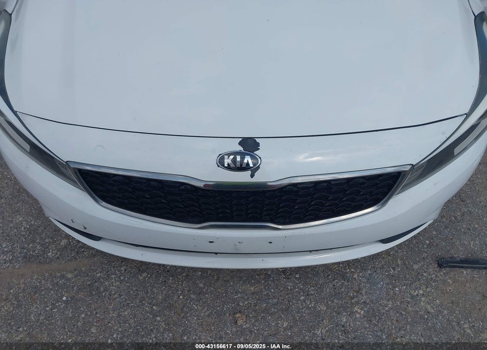 2017 KIA FORTE VIN: 3KPFK4A72HE072196