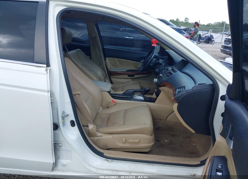 2011 HONDA ACCORD VIN: 5KBCP3F80BB004529