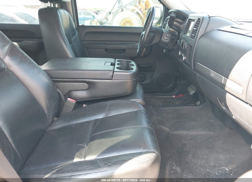 2011 CHEVROLET SILVERADO 1500 VIN: 3GCPKSE38BG387953