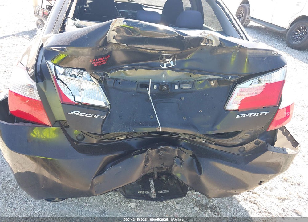 2015 HONDA ACCORD VIN: 1HGCR2F51FA027598