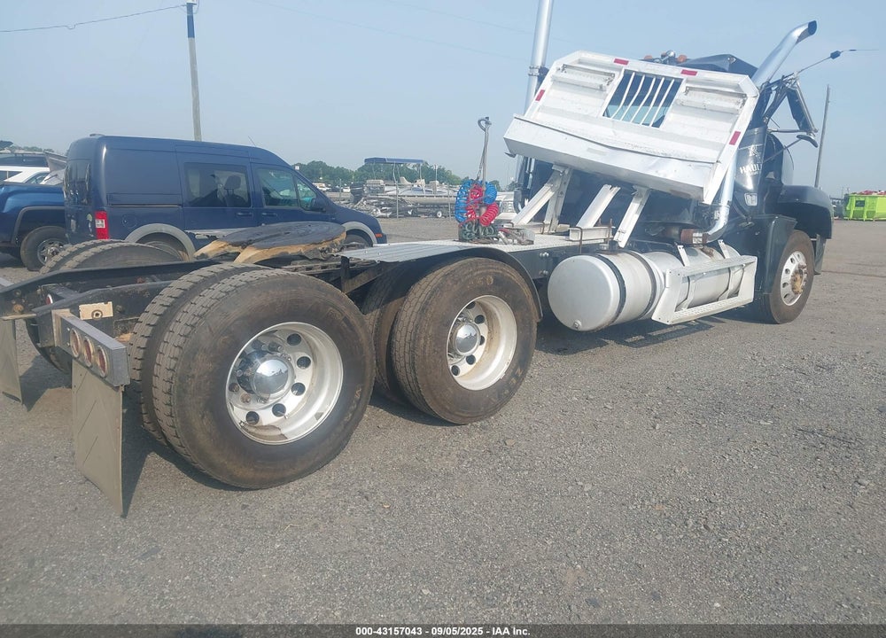 1996 FREIGHTLINER CONVENTIONAL FLD120 VIN: 1FUYDCYBXTH666053