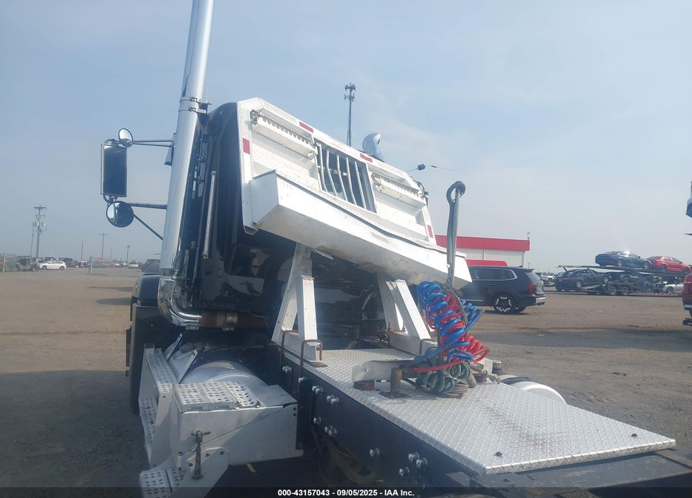 1996 FREIGHTLINER CONVENTIONAL FLD120 VIN: 1FUYDCYBXTH666053
