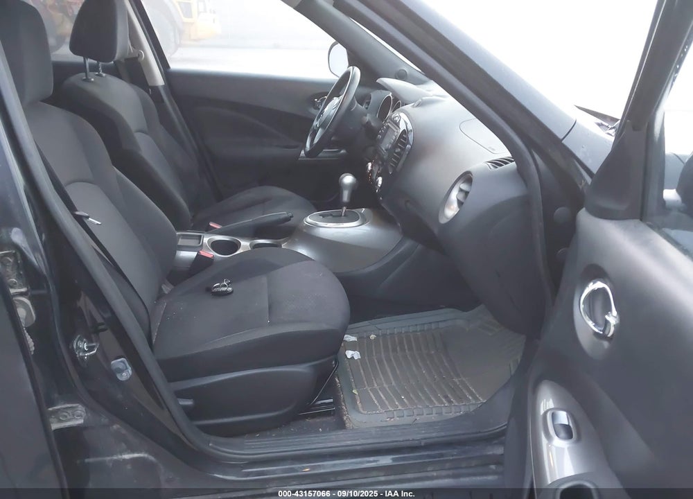 2011 NISSAN JUKE VIN: JN8AF5MV3BT027821