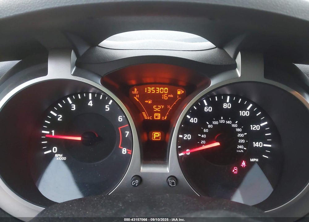 2011 NISSAN JUKE VIN: JN8AF5MV3BT027821
