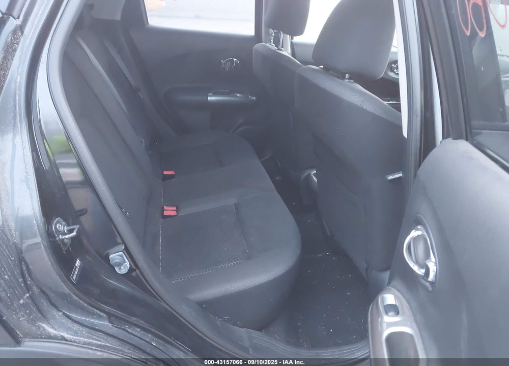 2011 NISSAN JUKE VIN: JN8AF5MV3BT027821