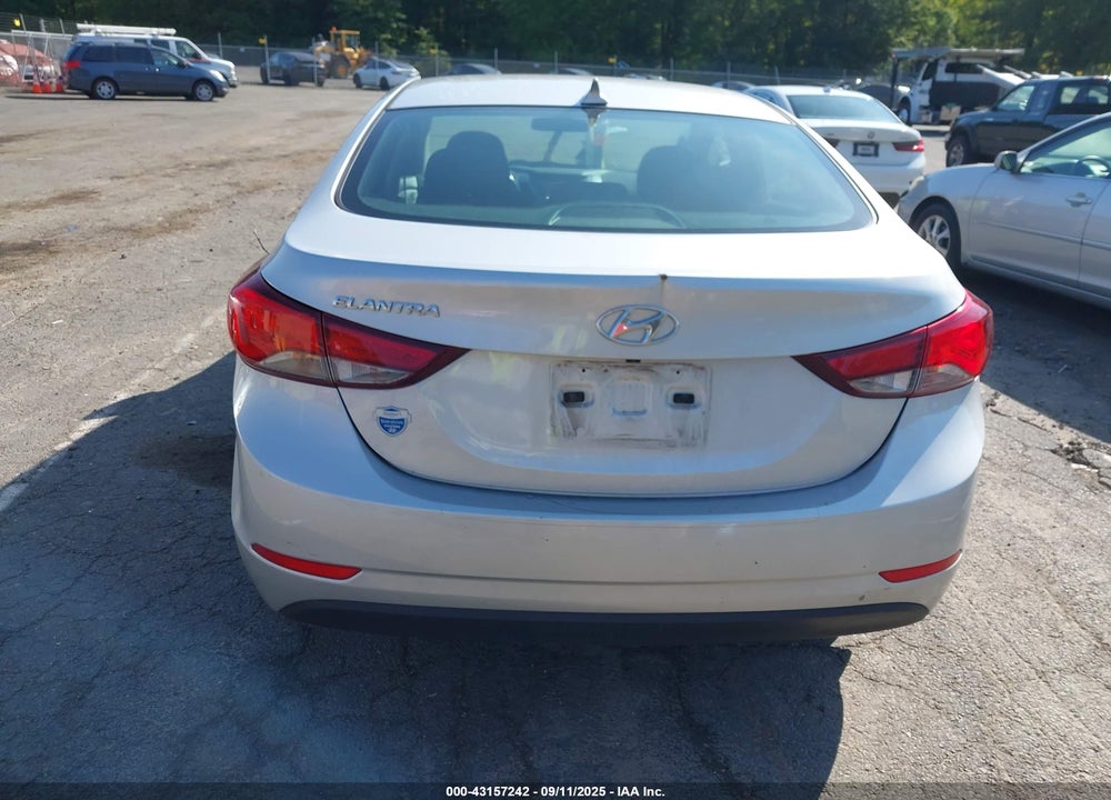 2015 HYUNDAI ELANTRA VIN: 5NPDH4AE3FH629940