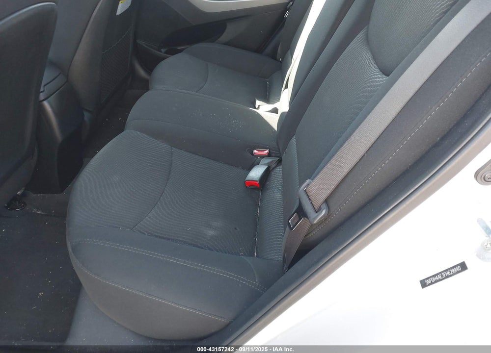 2015 HYUNDAI ELANTRA VIN: 5NPDH4AE3FH629940