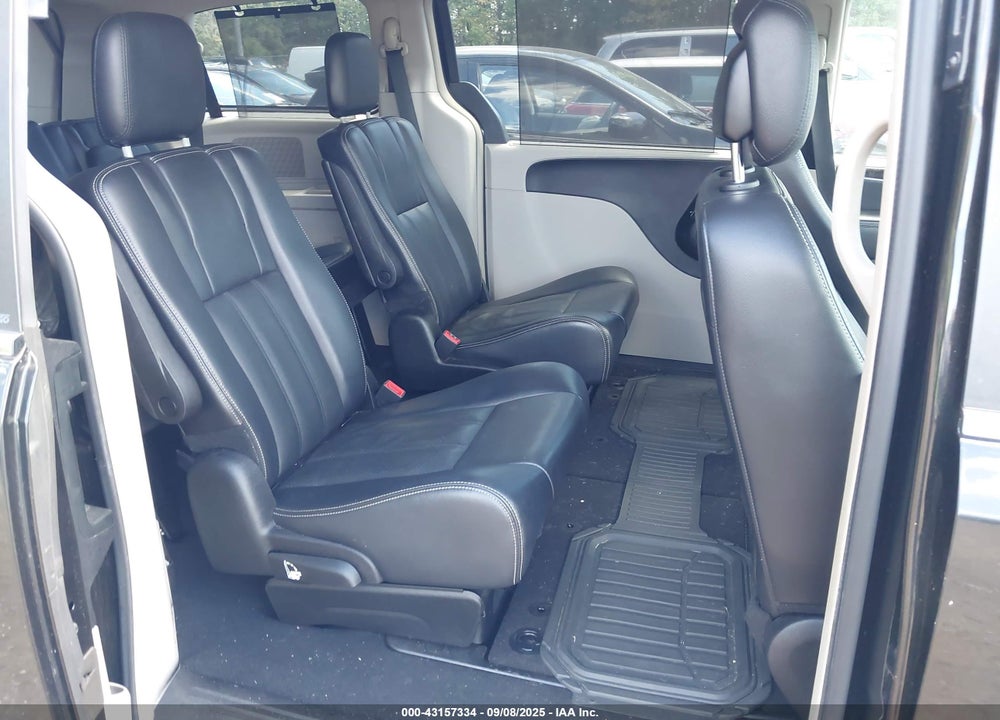 2013 CHRYSLER TOWN & COUNTRY VIN: 2C4RC1CG3DR615876