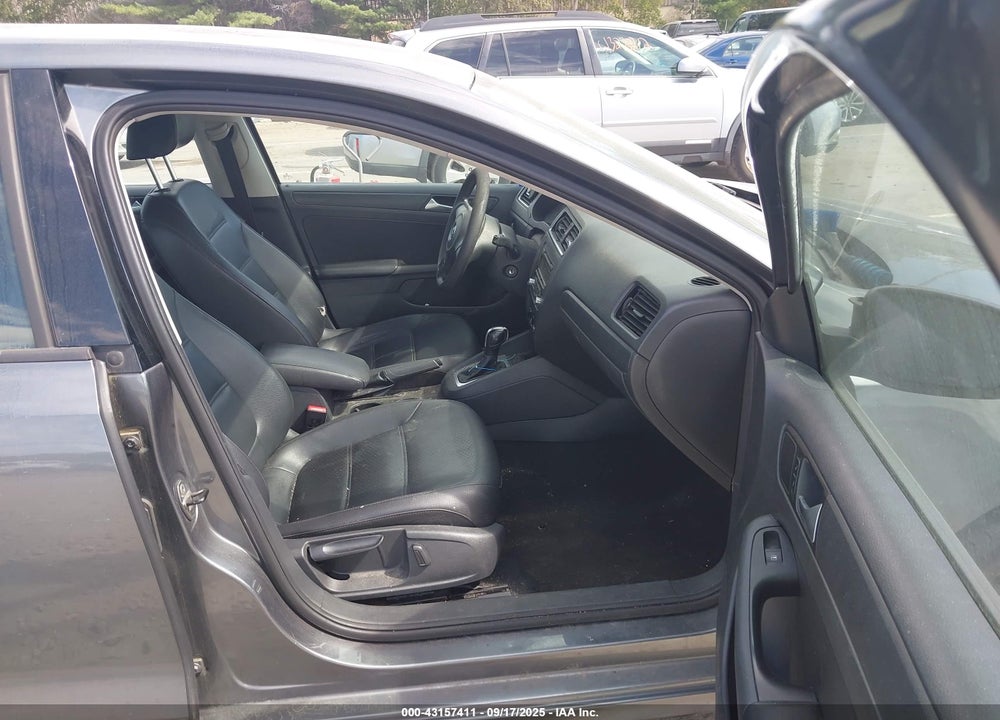 2014 VOLKSWAGEN JETTA VIN: 3VWD17AJ8EM278130