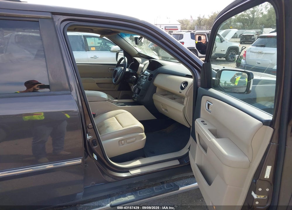 2013 HONDA PILOT TOURING VIN: 5FNYF4H99DB061852
