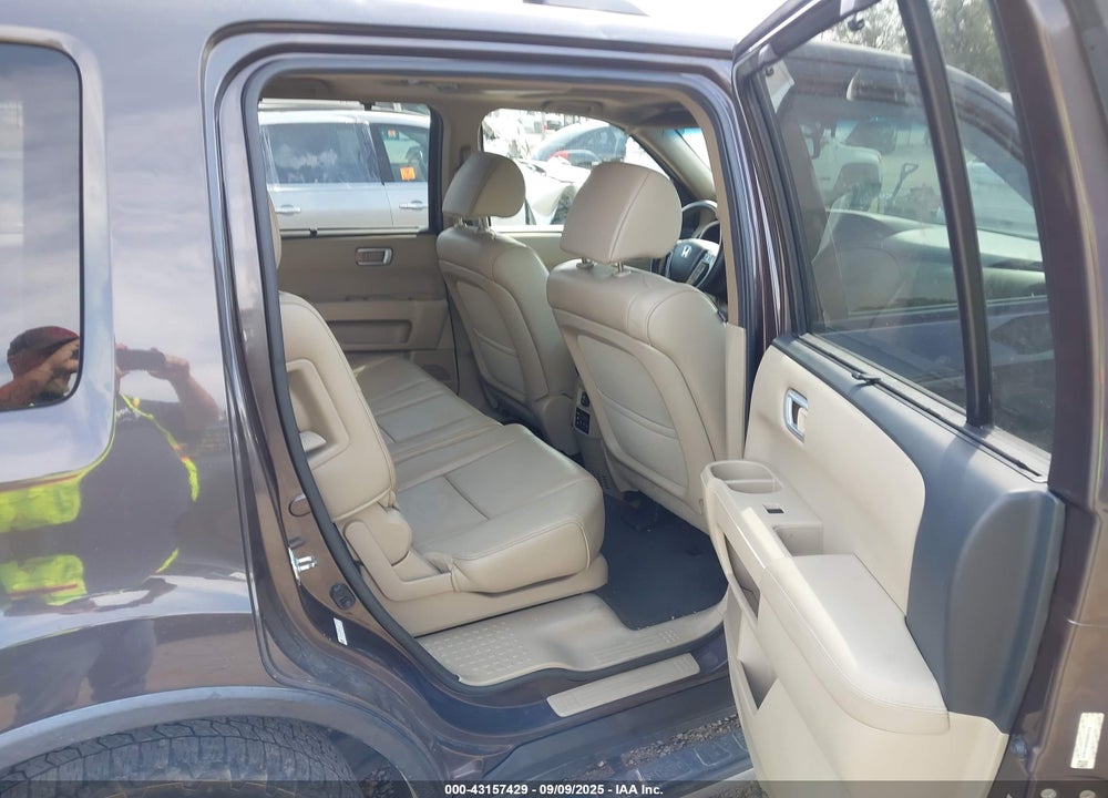 2013 HONDA PILOT TOURING VIN: 5FNYF4H99DB061852