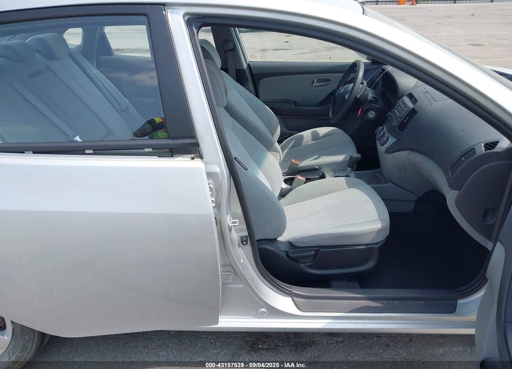 2008 HYUNDAI ELANTRA GLS/SE VIN: KMHDU46D28U547133