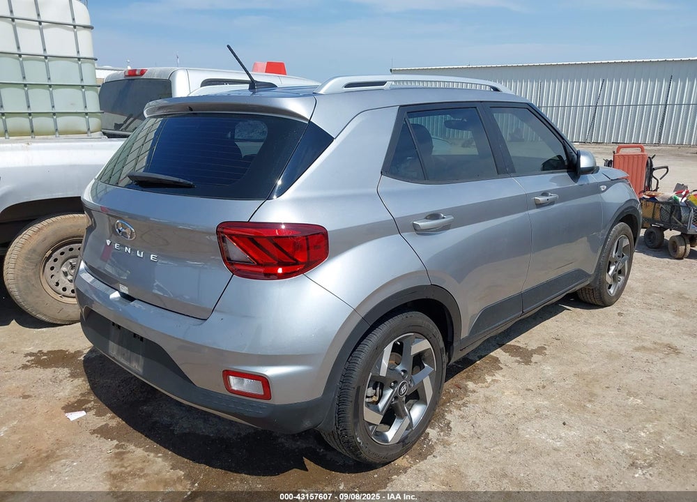 2024 HYUNDAI VENUE VIN: KMHRC8A37RU307592