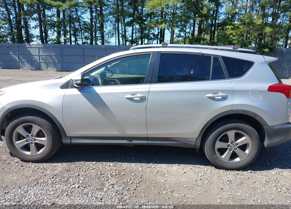 2015 TOYOTA RAV4 VIN: JTMRFREVXFJ013730