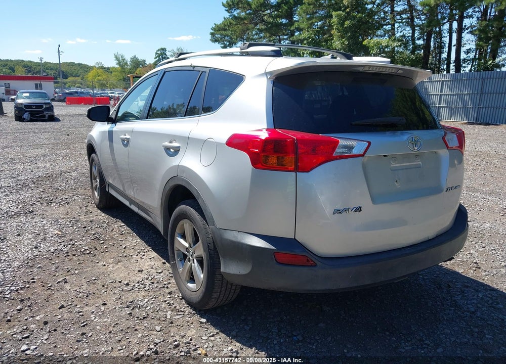 2015 TOYOTA RAV4 VIN: JTMRFREVXFJ013730