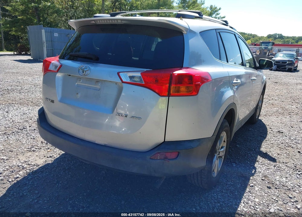 2015 TOYOTA RAV4 VIN: JTMRFREVXFJ013730