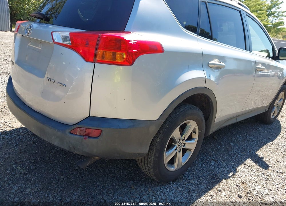 2015 TOYOTA RAV4 VIN: JTMRFREVXFJ013730