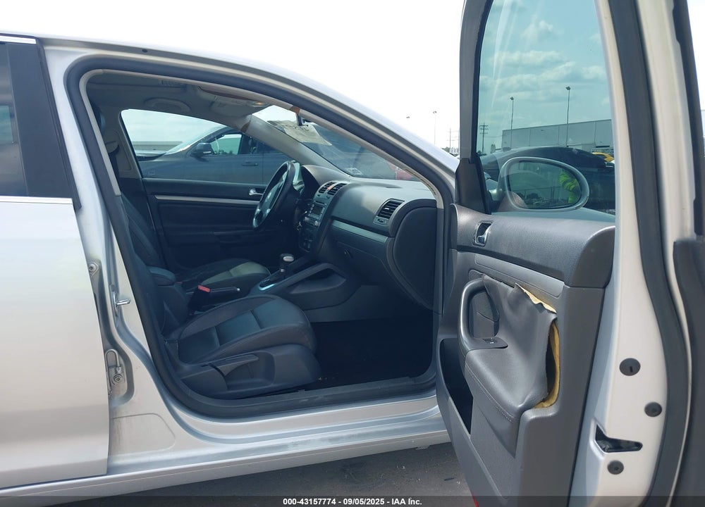 2008 VOLKSWAGEN JETTA SE/SEL VIN: 3VWRZ71K58M198165