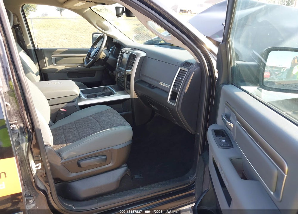 2017 RAM 1500 VIN: 1C6RR7TTXHS729142