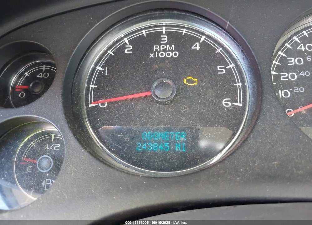 2007 CHEVROLET SUBURBAN 1500 LT VIN: 1GNFC160X7J349452