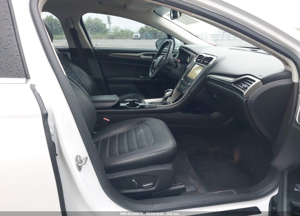 2016 FORD FUSION SE VIN: 3FA6P0HD6GR132385