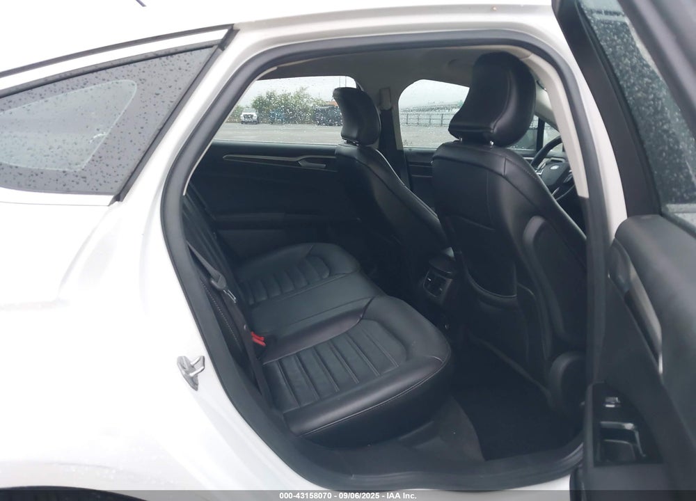 2016 FORD FUSION SE VIN: 3FA6P0HD6GR132385